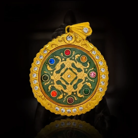 泰国佛牌真品 龙婆判 八方路翁镜